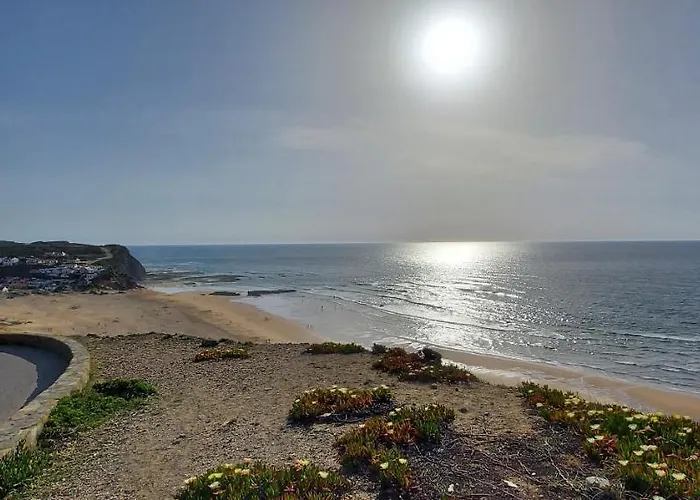 アパート Sunset View Flat アルジェズール