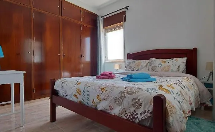 Sunset View Flat アパート